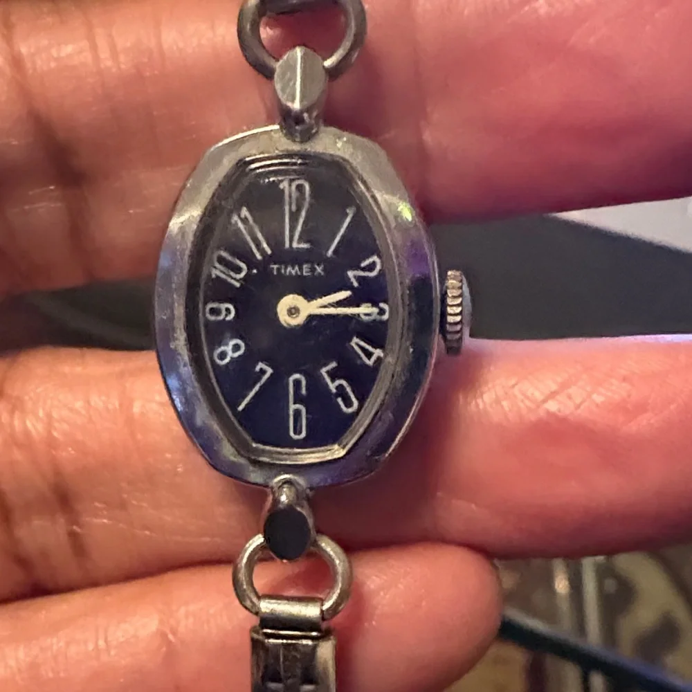 Vintage Timex Silver and Black Women's. Set of 2, Vintage for Timex Lovers